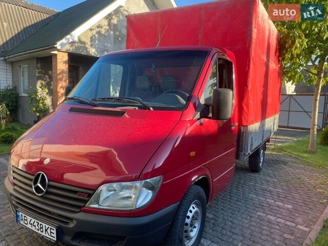 Красный Мерседес Sprinter, объемом двигателя 2.2 л и пробегом 500 тыс. км за 10700 $, фото 1 на Automoto.ua
