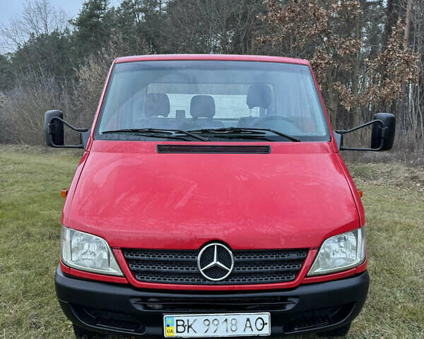 Червоний Мерседес Sprinter, об'ємом двигуна 2.69 л та пробігом 317 тис. км за 19300 $, фото 1 на Automoto.ua