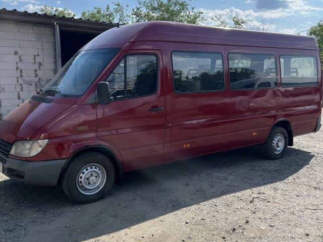 Червоний Мерседес Sprinter, об'ємом двигуна 2.2 л та пробігом 380 тис. км за 7200 $, фото 1 на Automoto.ua