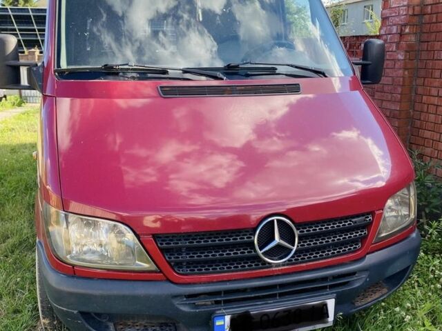 Красный Мерседес Sprinter, объемом двигателя 2.7 л и пробегом 511 тыс. км за 8718 $, фото 1 на Automoto.ua