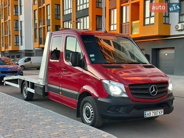 Красный Мерседес Sprinter, объемом двигателя 2.2 л и пробегом 248 тыс. км за 25999 $, фото 1 на Automoto.ua
