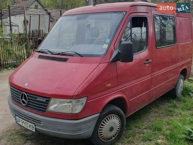 Красный Мерседес Sprinter, объемом двигателя 2.3 л и пробегом 250 тыс. км за 4500 $, фото 1 на Automoto.ua