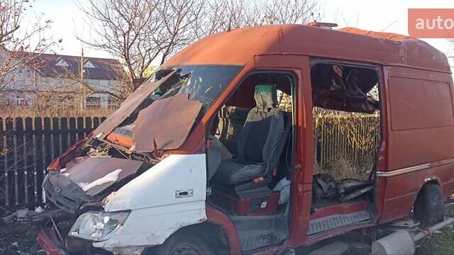 Червоний Мерседес Sprinter, об'ємом двигуна 2.15 л та пробігом 100 тис. км за 1400 $, фото 1 на Automoto.ua