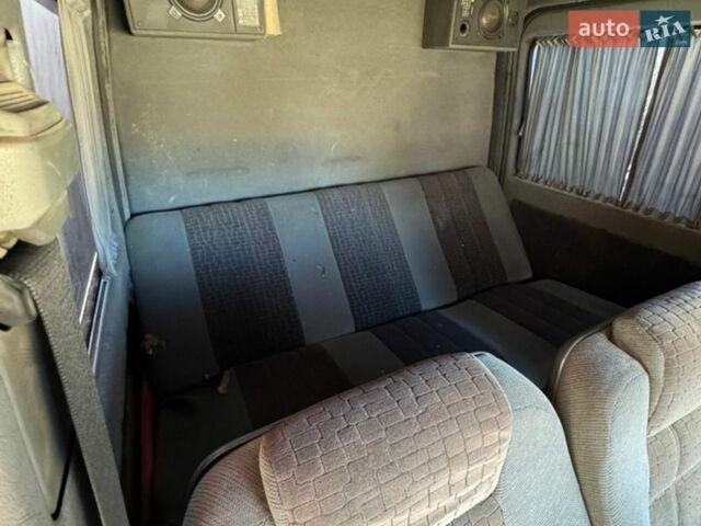 Красный Мерседес Sprinter, объемом двигателя 2.15 л и пробегом 450 тыс. км за 3600 $, фото 1 на Automoto.ua