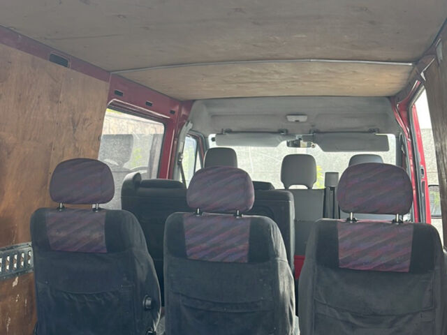 Красный Мерседес Sprinter, объемом двигателя 2.2 л и пробегом 400 тыс. км за 5900 $, фото 1 на Automoto.ua