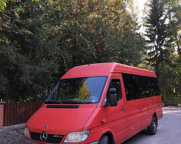 Красный Мерседес Sprinter, объемом двигателя 0 л и пробегом 390 тыс. км за 10700 $, фото 1 на Automoto.ua