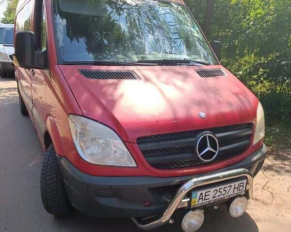 Красный Мерседес Sprinter, объемом двигателя 2.1 л и пробегом 494 тыс. км за 11250 $, фото 1 на Automoto.ua