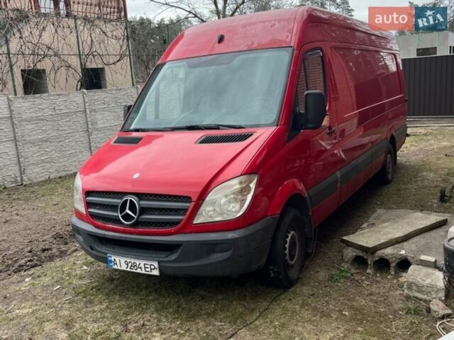 Красный Мерседес Sprinter, объемом двигателя 2.15 л и пробегом 251 тыс. км за 11500 $, фото 1 на Automoto.ua