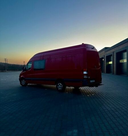 Красный Мерседес Sprinter, объемом двигателя 2.1 л и пробегом 810 тыс. км за 10000 $, фото 1 на Automoto.ua