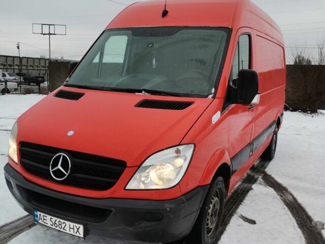 Красный Мерседес Sprinter, объемом двигателя 2.1 л и пробегом 398 тыс. км за 14500 $, фото 1 на Automoto.ua