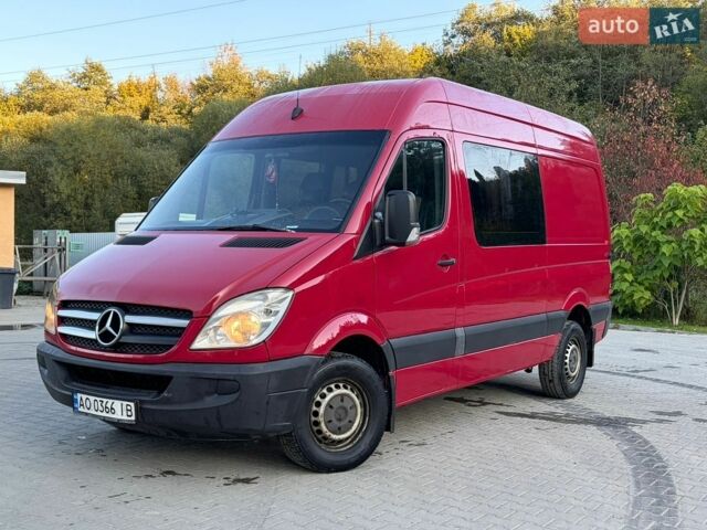 Красный Мерседес Sprinter, объемом двигателя 2.14 л и пробегом 575 тыс. км за 8700 $, фото 1 на Automoto.ua