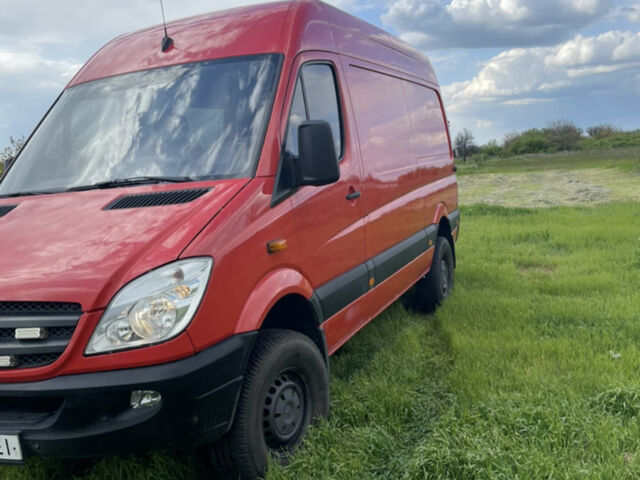 Красный Мерседес Sprinter, объемом двигателя 3 л и пробегом 230 тыс. км за 31074 $, фото 1 на Automoto.ua