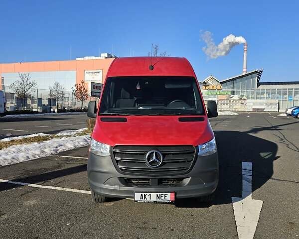 Красный Мерседес Sprinter, объемом двигателя 2.2 л и пробегом 404 тыс. км за 29800 $, фото 1 на Automoto.ua