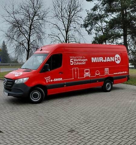 Красный Мерседес Sprinter, объемом двигателя 3 л и пробегом 407 тыс. км за 37713 $, фото 1 на Automoto.ua