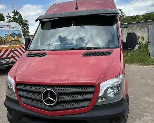 Красный Мерседес Sprinter, объемом двигателя 2.14 л и пробегом 374 тыс. км за 21000 $, фото 1 на Automoto.ua