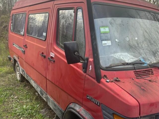 Красный Мерседес Sprinter, объемом двигателя 0 л и пробегом 362 тыс. км за 1150 $, фото 1 на Automoto.ua