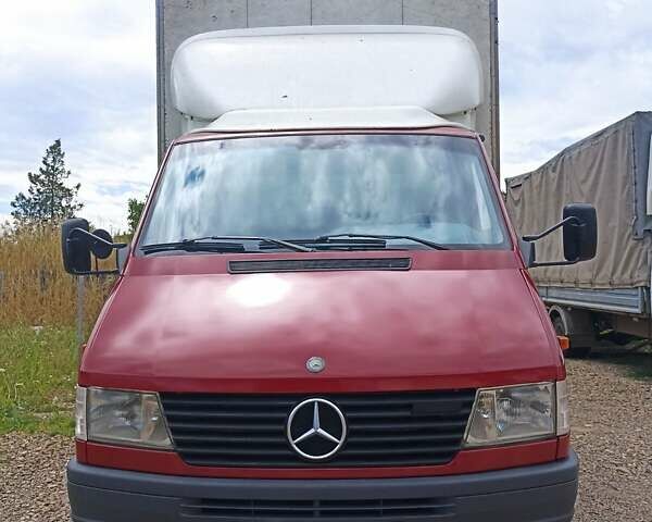 Красный Мерседес Sprinter, объемом двигателя 2.9 л и пробегом 680 тыс. км за 9200 $, фото 1 на Automoto.ua
