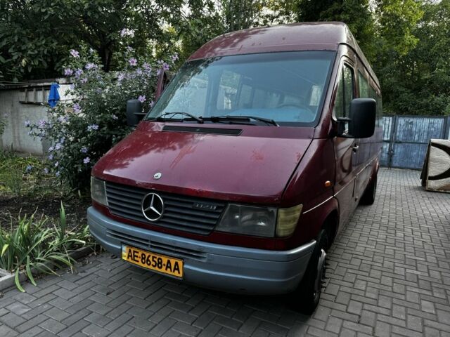 Красный Мерседес Sprinter, объемом двигателя 2.9 л и пробегом 843 тыс. км за 4690 $, фото 1 на Automoto.ua