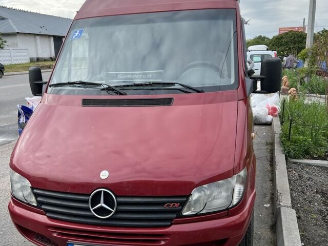 Красный Мерседес Sprinter, объемом двигателя 2.1 л и пробегом 500 тыс. км за 7500 $, фото 1 на Automoto.ua