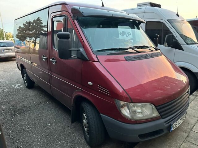 Красный Мерседес Sprinter, объемом двигателя 2.1 л и пробегом 250 тыс. км за 8100 $, фото 1 на Automoto.ua