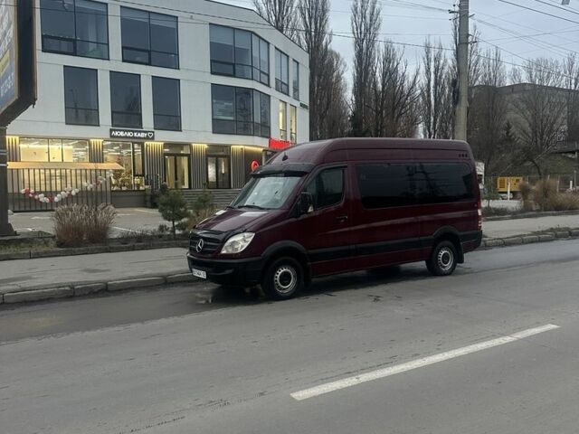 Красный Мерседес Sprinter, объемом двигателя 2.1 л и пробегом 430 тыс. км за 10000 $, фото 1 на Automoto.ua