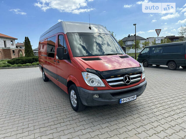 Красный Мерседес Sprinter, объемом двигателя 3 л и пробегом 264 тыс. км за 17500 $, фото 1 на Automoto.ua