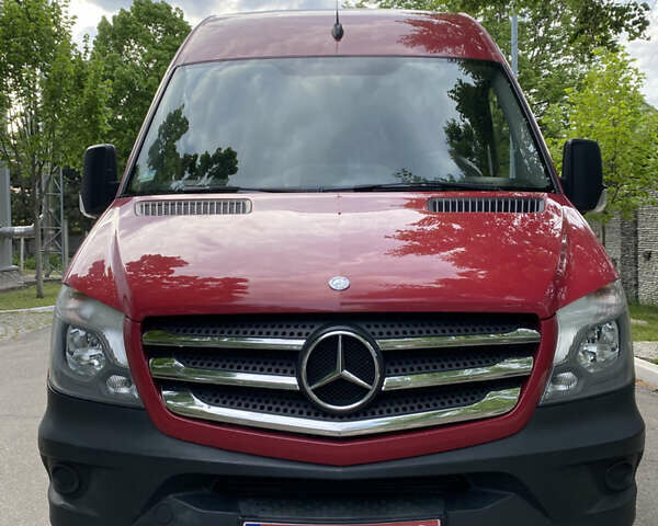 Красный Мерседес Sprinter, объемом двигателя 2.9 л и пробегом 336 тыс. км за 29500 $, фото 1 на Automoto.ua