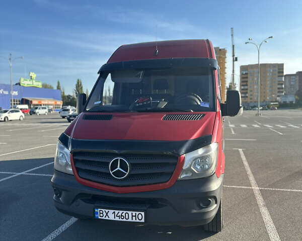Красный Мерседес Sprinter, объемом двигателя 2.1 л и пробегом 290 тыс. км за 20500 $, фото 1 на Automoto.ua
