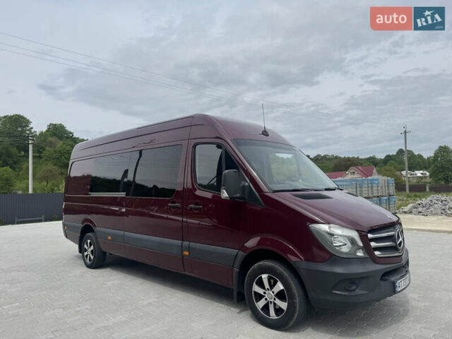 Красный Мерседес Sprinter, объемом двигателя 2.69 л и пробегом 350 тыс. км за 29000 $, фото 1 на Automoto.ua