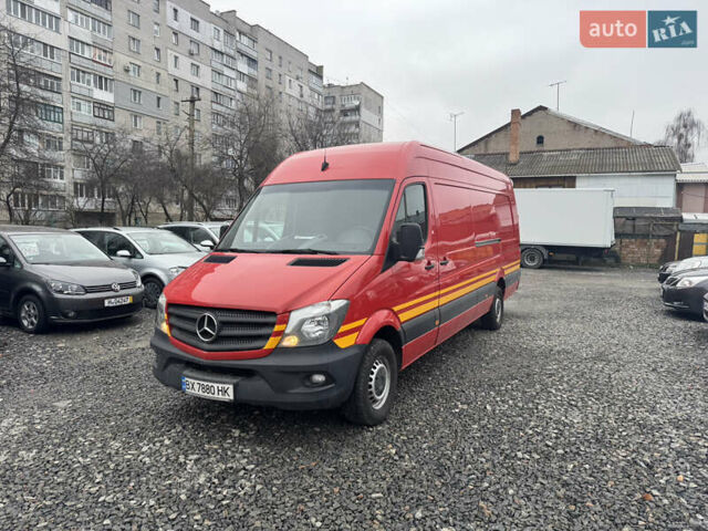 Красный Мерседес Sprinter, объемом двигателя 2.14 л и пробегом 300 тыс. км за 26999 $, фото 1 на Automoto.ua