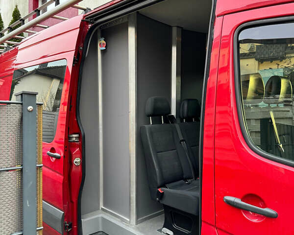 Красный Мерседес Sprinter, объемом двигателя 0 л и пробегом 239 тыс. км за 19000 $, фото 1 на Automoto.ua