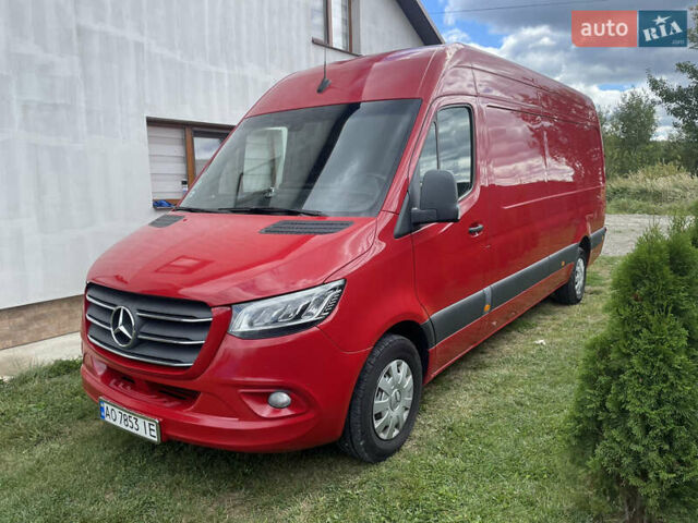 Красный Мерседес Sprinter, объемом двигателя 1.95 л и пробегом 430 тыс. км за 26800 $, фото 1 на Automoto.ua