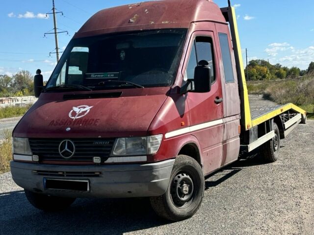 Красный Мерседес Sprinter, объемом двигателя 2.3 л и пробегом 500 тыс. км за 4517 $, фото 1 на Automoto.ua