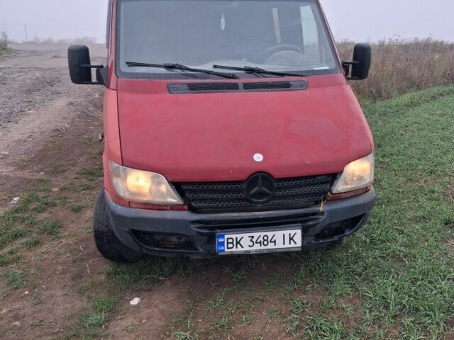 Червоний Мерседес Sprinter, об'ємом двигуна 2.7 л та пробігом 450 тис. км за 4218 $, фото 1 на Automoto.ua