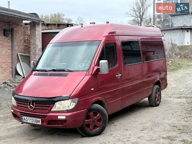 Красный Мерседес Sprinter, объемом двигателя 2.1 л и пробегом 320 тыс. км за 5999 $, фото 1 на Automoto.ua
