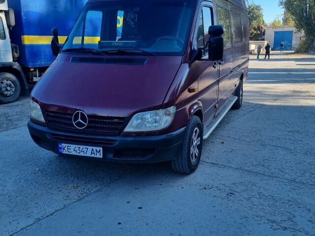 Красный Мерседес Sprinter, объемом двигателя 2.69 л и пробегом 280 тыс. км за 7800 $, фото 1 на Automoto.ua