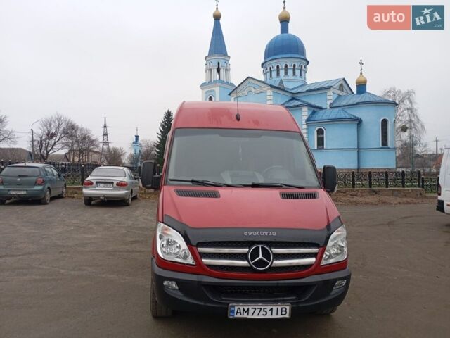 Червоний Мерседес Sprinter, об'ємом двигуна 2.99 л та пробігом 470 тис. км за 13700 $, фото 1 на Automoto.ua