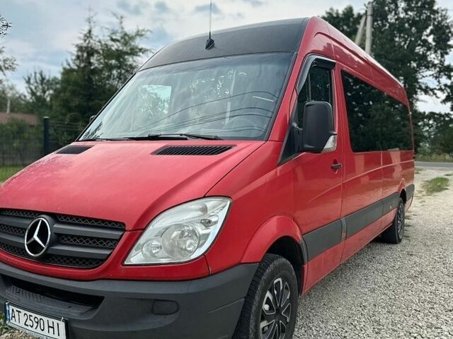 Червоний Мерседес Sprinter, об'ємом двигуна 2.15 л та пробігом 750 тис. км за 12500 $, фото 1 на Automoto.ua