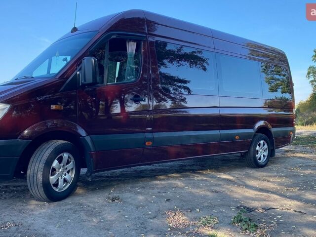 Красный Мерседес Sprinter, объемом двигателя 2.14 л и пробегом 662 тыс. км за 17800 $, фото 1 на Automoto.ua