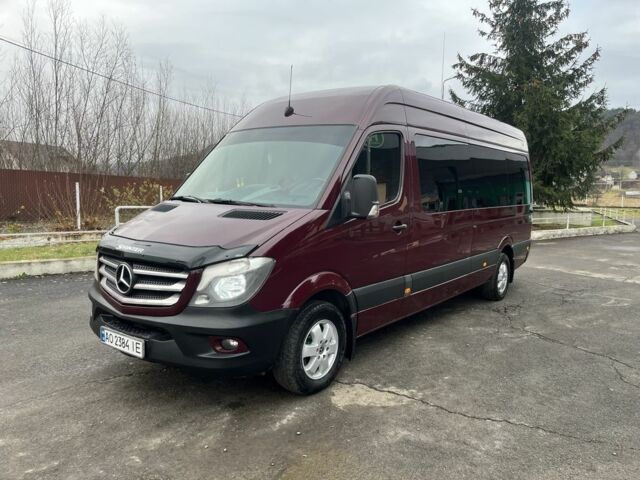Красный Мерседес Sprinter, объемом двигателя 3 л и пробегом 245 тыс. км за 25500 $, фото 1 на Automoto.ua