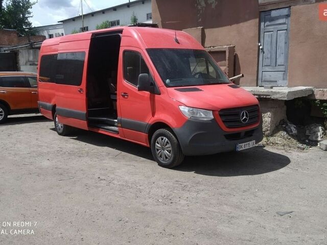 Красный Мерседес Sprinter, объемом двигателя 2.14 л и пробегом 386 тыс. км за 42190 $, фото 1 на Automoto.ua