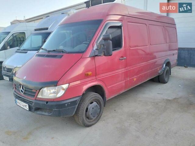 Красный Мерседес Sprinter, объемом двигателя 2.69 л и пробегом 586 тыс. км за 8300 $, фото 1 на Automoto.ua