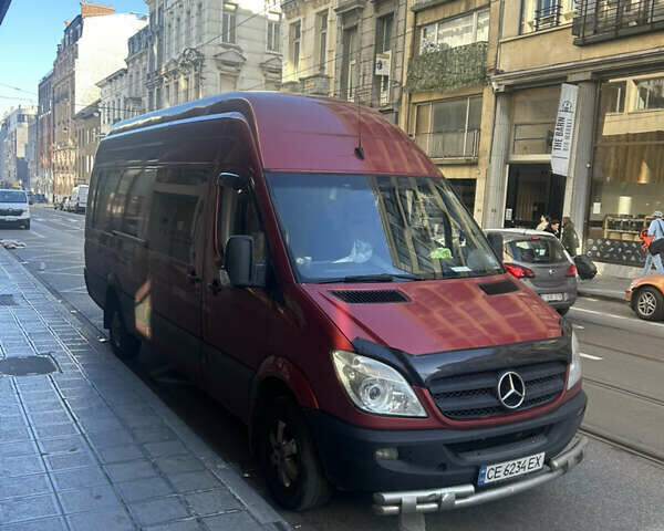 Красный Мерседес Sprinter, объемом двигателя 2.99 л и пробегом 651 тыс. км за 28988 $, фото 1 на Automoto.ua