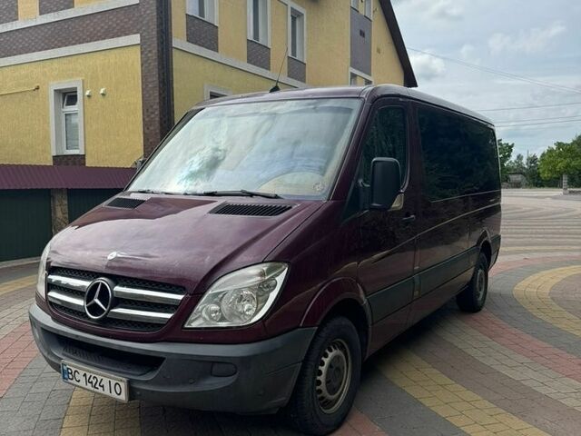 Красный Мерседес Sprinter, объемом двигателя 2.14 л и пробегом 407 тыс. км за 17300 $, фото 1 на Automoto.ua