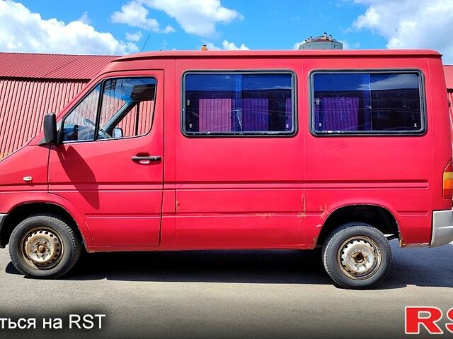 Красный Мерседес Sprinter, объемом двигателя 2.3 л и пробегом 326 тыс. км за 4500 $, фото 1 на Automoto.ua
