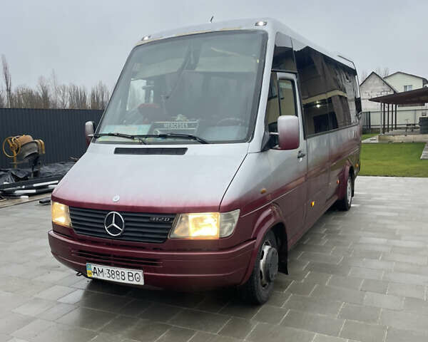 Красный Мерседес Sprinter, объемом двигателя 2.9 л и пробегом 700 тыс. км за 19500 $, фото 1 на Automoto.ua