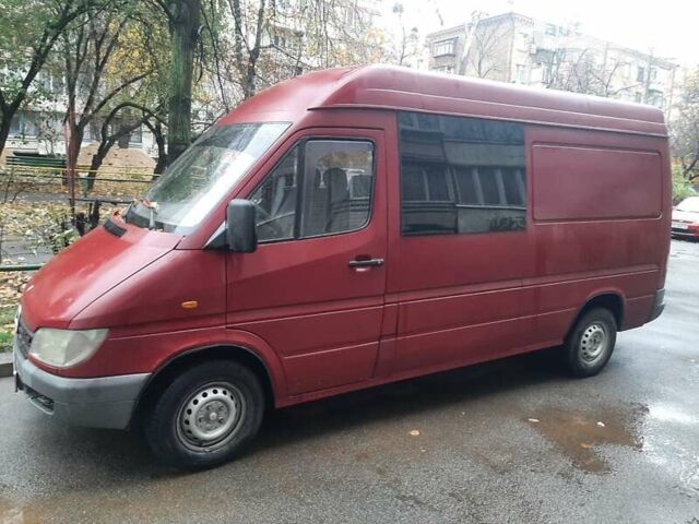 Красный Мерседес Sprinter, объемом двигателя 2.1 л и пробегом 750 тыс. км за 5900 $, фото 1 на Automoto.ua