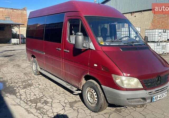 Красный Мерседес Sprinter, объемом двигателя 2.15 л и пробегом 357 тыс. км за 6500 $, фото 1 на Automoto.ua