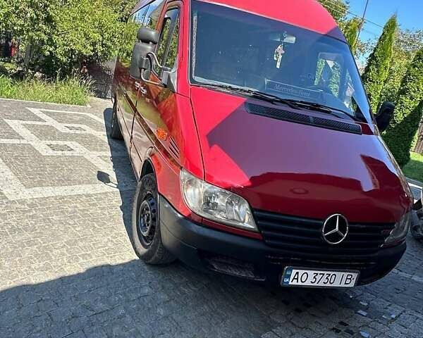 Красный Мерседес Sprinter, объемом двигателя 2.69 л и пробегом 100 тыс. км за 9900 $, фото 1 на Automoto.ua