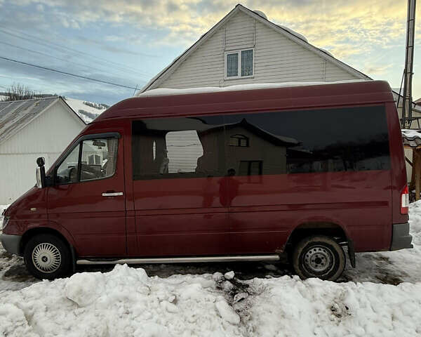 Красный Мерседес Sprinter, объемом двигателя 2.7 л и пробегом 102 тыс. км за 7200 $, фото 1 на Automoto.ua